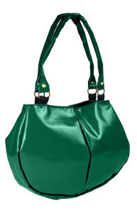 Sac à mains de la marque Dababo, modèle Everyday en chutes de bache de camions recyclées avec anse. Modèle féminin de couleur verte.
