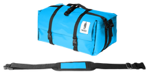Charger l&#39;image dans la galerie, Sac Origami de la marque Dababo, sac pliable multi-fonctions, 3 positions en chutes de baches de camions recyclées avec lanière en format fermé de couleur bleu ciel..