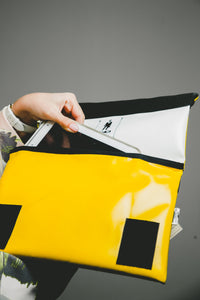 Sac de la marque Dababo, modèle Carnet jaune en chutes de bache de camions recyclées vue de l'intérieur