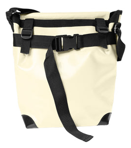 Sac beige messenger Dababo, modèle Transporter L avec option pour vélo. Attache poitrine à clips et attache cadre velo. 
