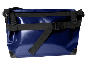 Sac marine messenger Dababo, modèle Transporter L2 avec option pour vélo. Attache poitrine à clips et attaches cadre.
