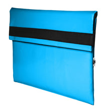 Charger l&#39;image dans la galerie, Pochette d&#39;ordinateur bleu-clair Dababo, modèle Ardoise L adapté aux ordinateurs 15 pouces en chutes de bache de camion recyclées.