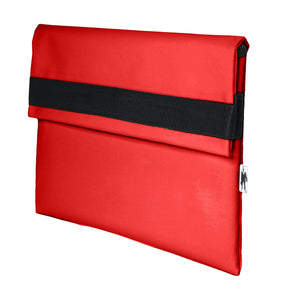 Pochette rouge d'ordinateur Dababo, modèle Ardoise M adapté aux ordinateurs 13 pouces en chutes de bâche de camion recyclées.