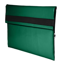 Charger l&#39;image dans la galerie, Pochette d&#39;ordinateur vert Dababo, modèle Ardoise L adapté aux ordinateurs 15 pouces en chutes de bache de camion recyclées .