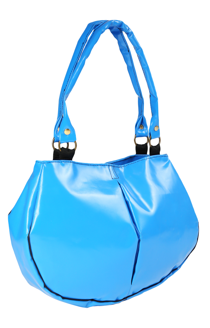 Sac à mains bleu-clair de la marque Dababo, modèle Everyday en chutes de bache de camions recyclées avec anse. Modèle féminin 