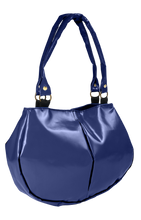 Charger l&#39;image dans la galerie, Sac à mains marine de la marque Dababo, modèle Everyday en chutes de bache de camions recyclées avec anse. Modèle féminin 