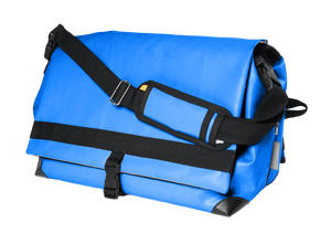  Sac weekend bleu-classic multi-fonctions adaptable en sac à dos. Vue de face fermée avec lanières. 
